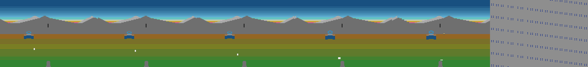 Atari BattleZone 死亡前的六帧画面：瞄准线左侧的地面带上有一辆蓝色敌方坦克，一枚白色小炮弹从屏幕上方朝玩家落下，最后一帧是游戏的屏幕碎裂中弹效果。